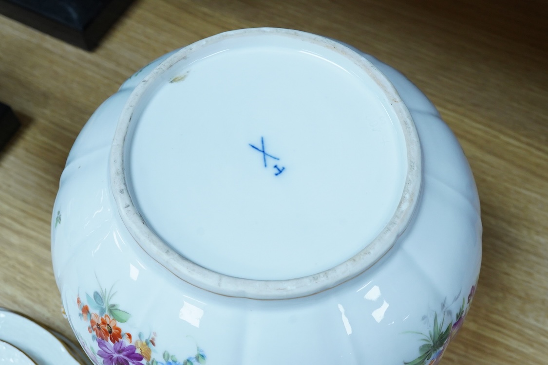 A collection of Meissen porcelain to include floral side plates and a German floral encrusted pot, 18cm high